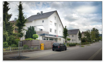 Blick von unten die Milchlingsstraße hochfahrend